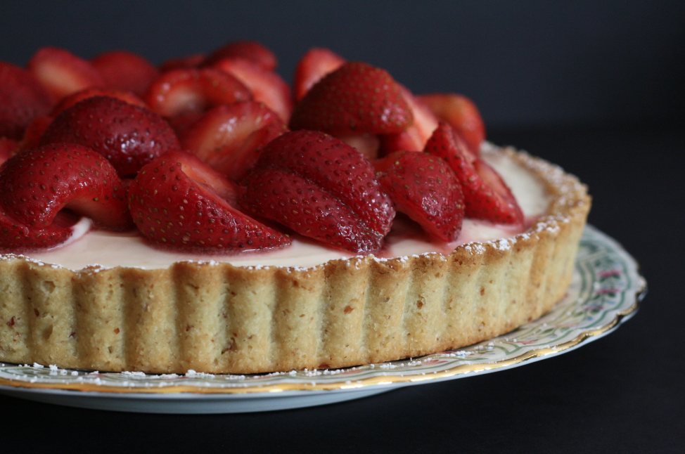 Mascarpone Cheesecake Tart with Rosemary-Kissed Strawberries on butter me up, Brooklyn!2